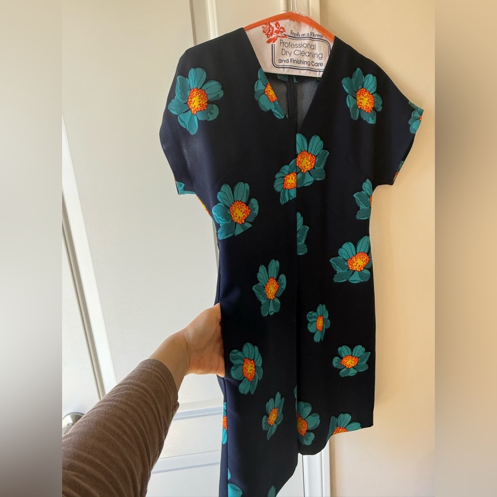 Banana Republic Dresses | Banana Republic Floral Shift Dress | Size: 2P